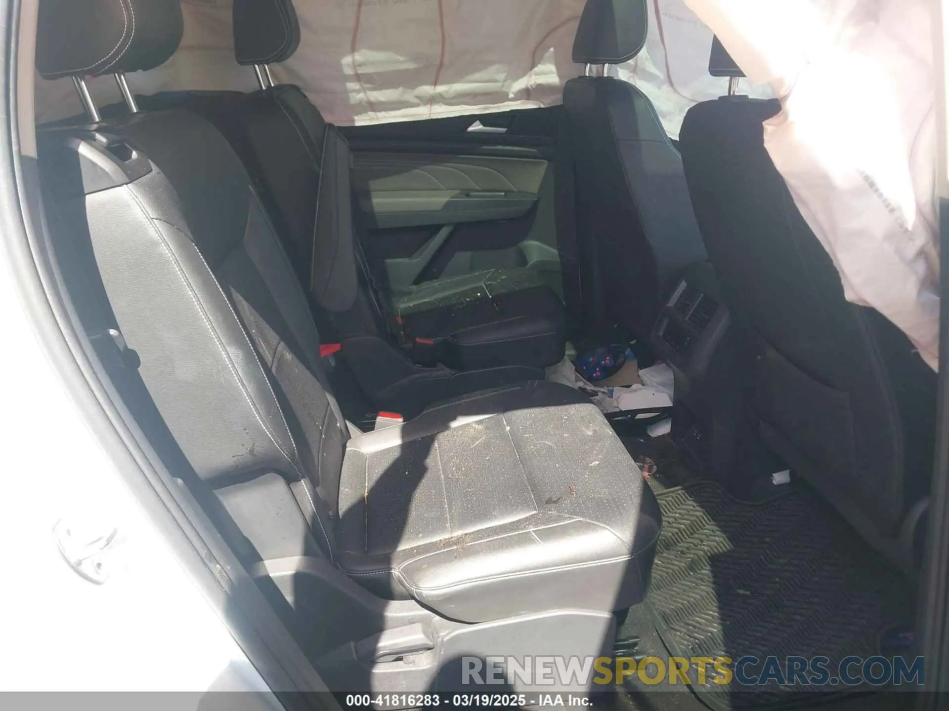 8 Photograph of a damaged car 1V2SR2CA8PC515317 VOLKSWAGEN ATLAS 2023