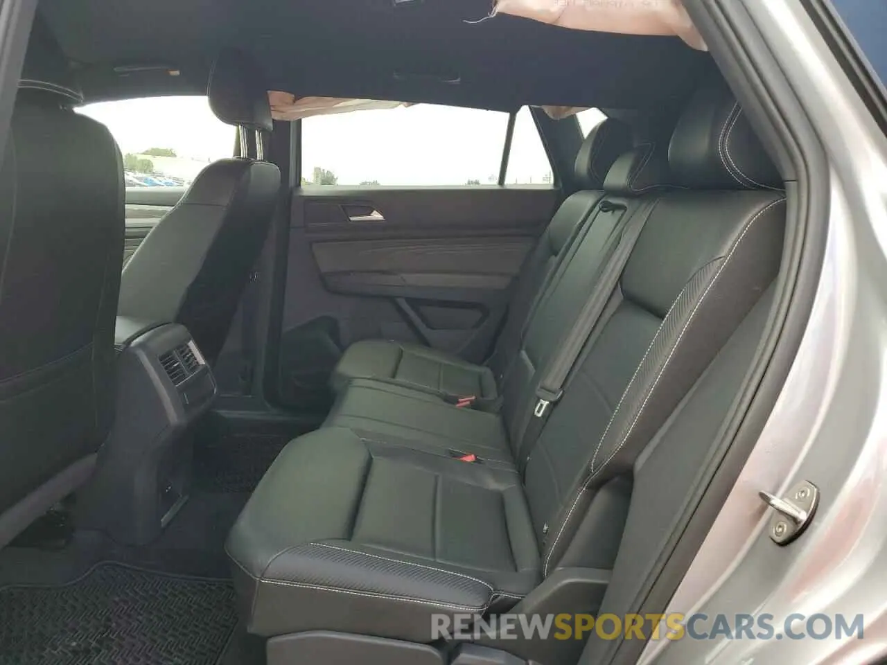 11 Photograph of a damaged car 1V2WC2CA4PC201599 VOLKSWAGEN ATLAS 2023