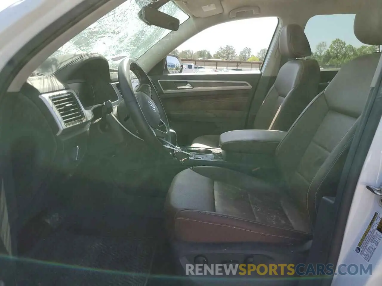 7 Photograph of a damaged car 1V2WR2CA1PC530856 VOLKSWAGEN ATLAS 2023