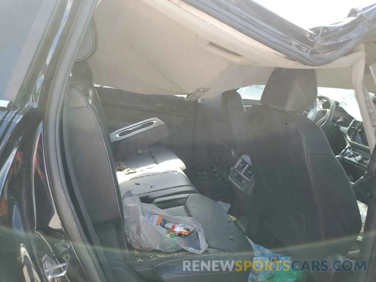 11 Photograph of a damaged car 1V2WR2CA7PC500650 VOLKSWAGEN ATLAS 2023