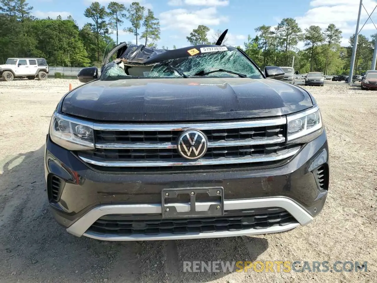 5 Photograph of a damaged car 1V2WR2CA7PC500650 VOLKSWAGEN ATLAS 2023
