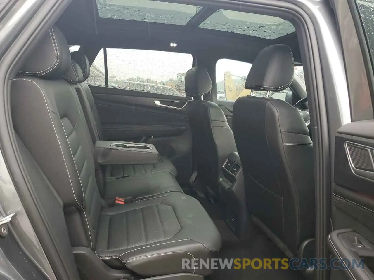 11 Photograph of a damaged car 1V2AE2CA0RC201364 VOLKSWAGEN ATLAS 2024