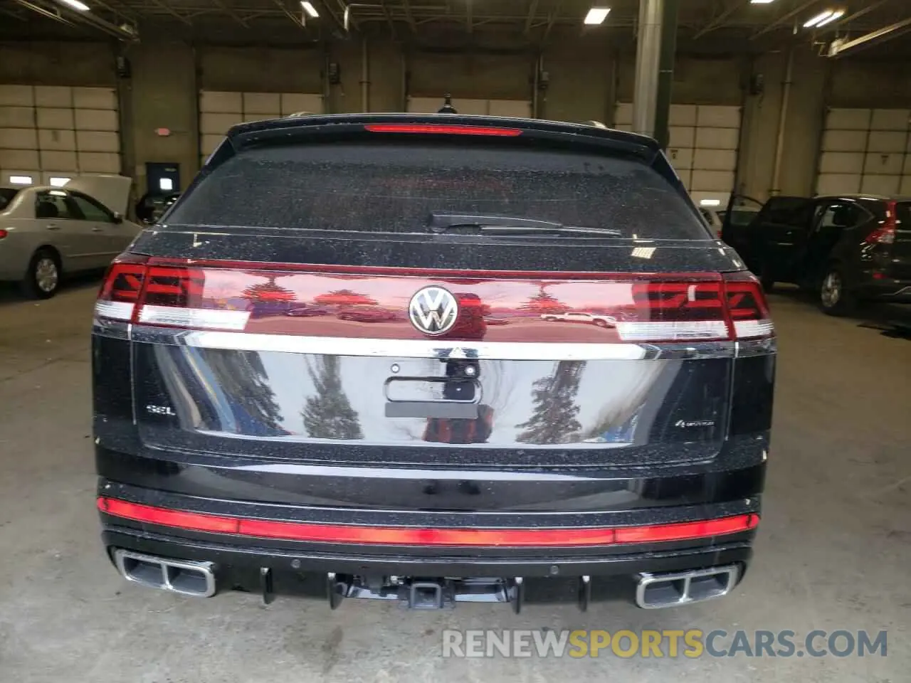 6 Photograph of a damaged car 1V2AE2CA2RC242417 VOLKSWAGEN ATLAS 2024