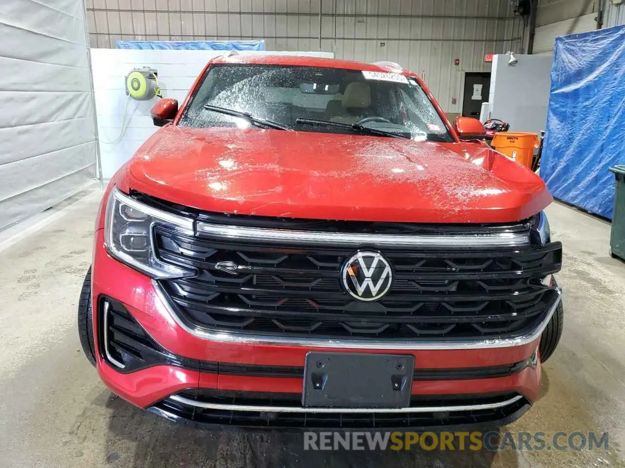 5 Photograph of a damaged car 1V2AE2CA4RC216465 VOLKSWAGEN ATLAS 2024