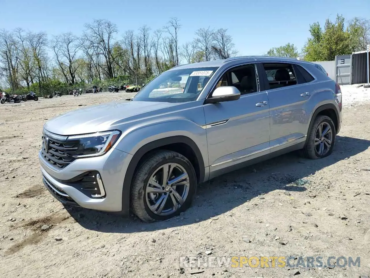 1 Photograph of a damaged car 1V2AE2CA5RC229421 VOLKSWAGEN ATLAS 2024