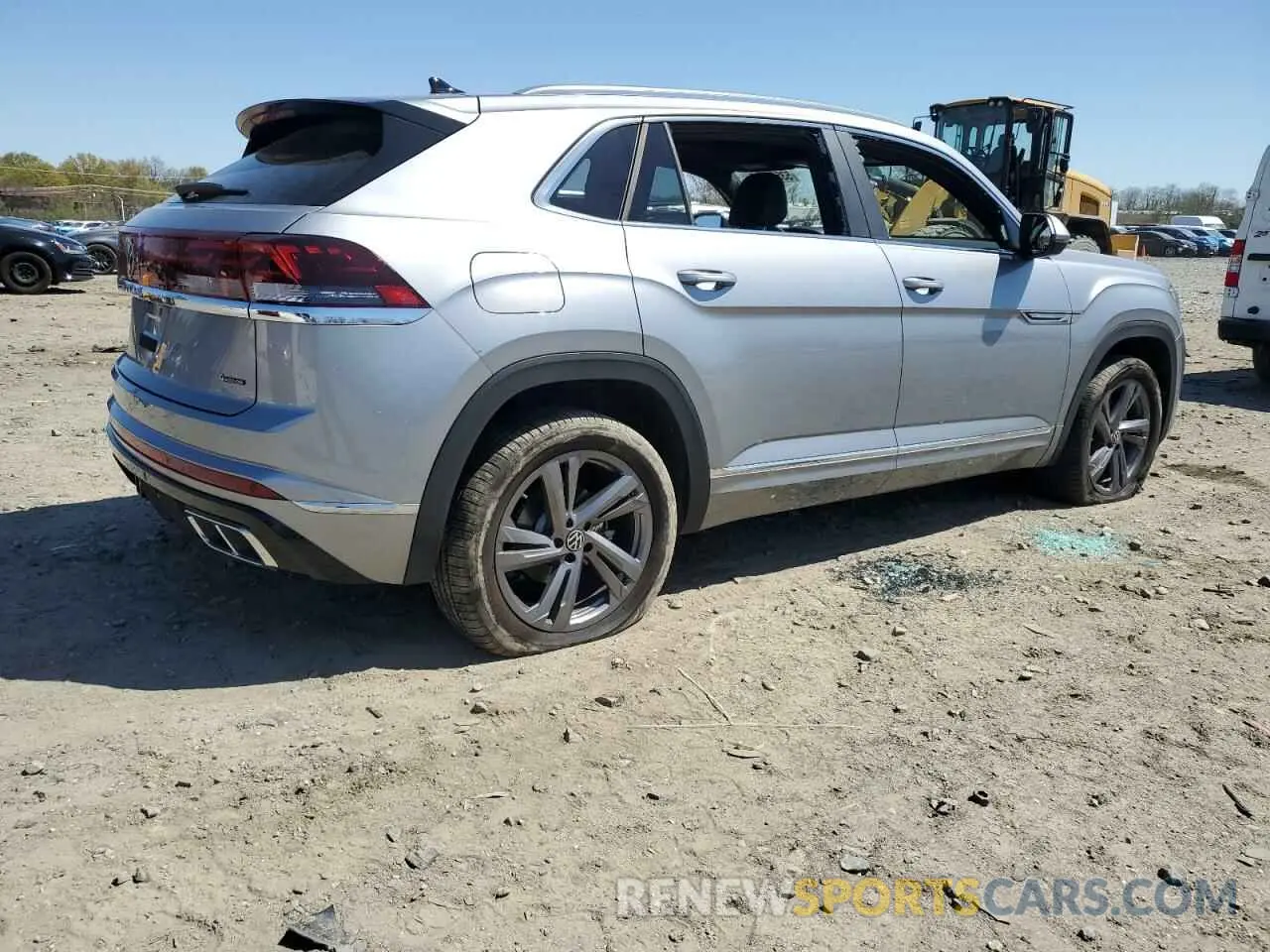 3 Photograph of a damaged car 1V2AE2CA5RC229421 VOLKSWAGEN ATLAS 2024