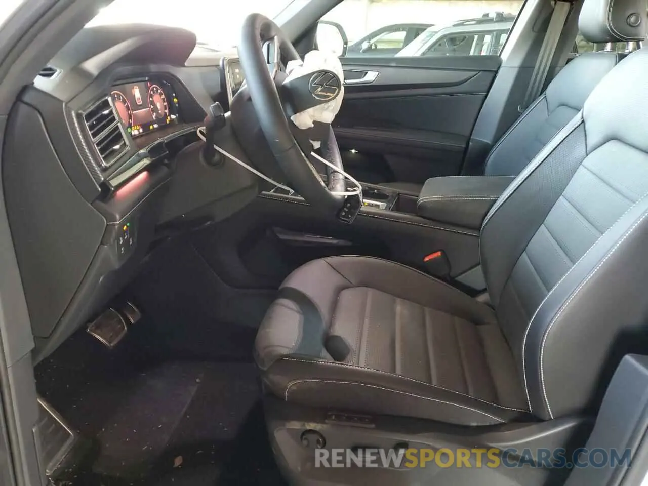 7 Photograph of a damaged car 1V2AE2CA7RC251565 VOLKSWAGEN ATLAS 2024