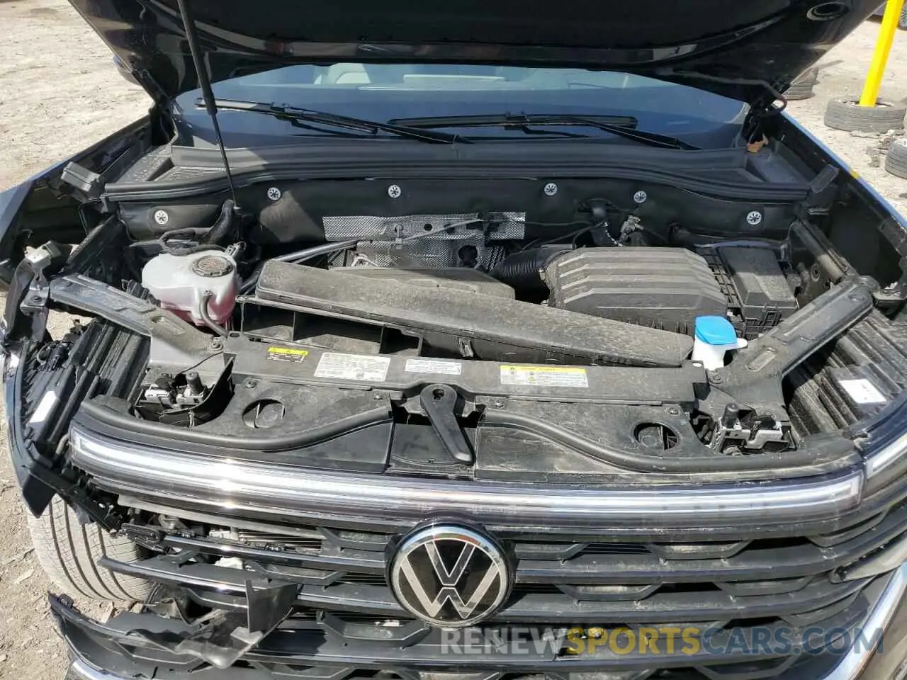14 Photograph of a damaged car 1V2AE2CAXRC228149 VOLKSWAGEN ATLAS 2024
