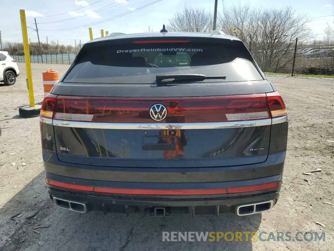 6 Photograph of a damaged car 1V2AE2CAXRC228149 VOLKSWAGEN ATLAS 2024