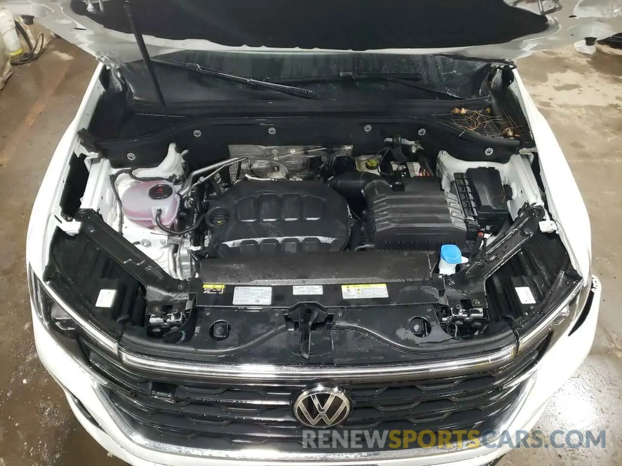 11 Photograph of a damaged car 1V2AE2CAXRC233383 VOLKSWAGEN ATLAS 2024