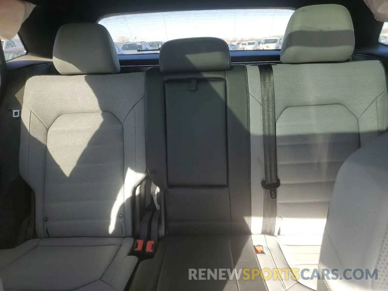 10 Photograph of a damaged car 1V2BE2CA7RC254177 VOLKSWAGEN ATLAS 2024