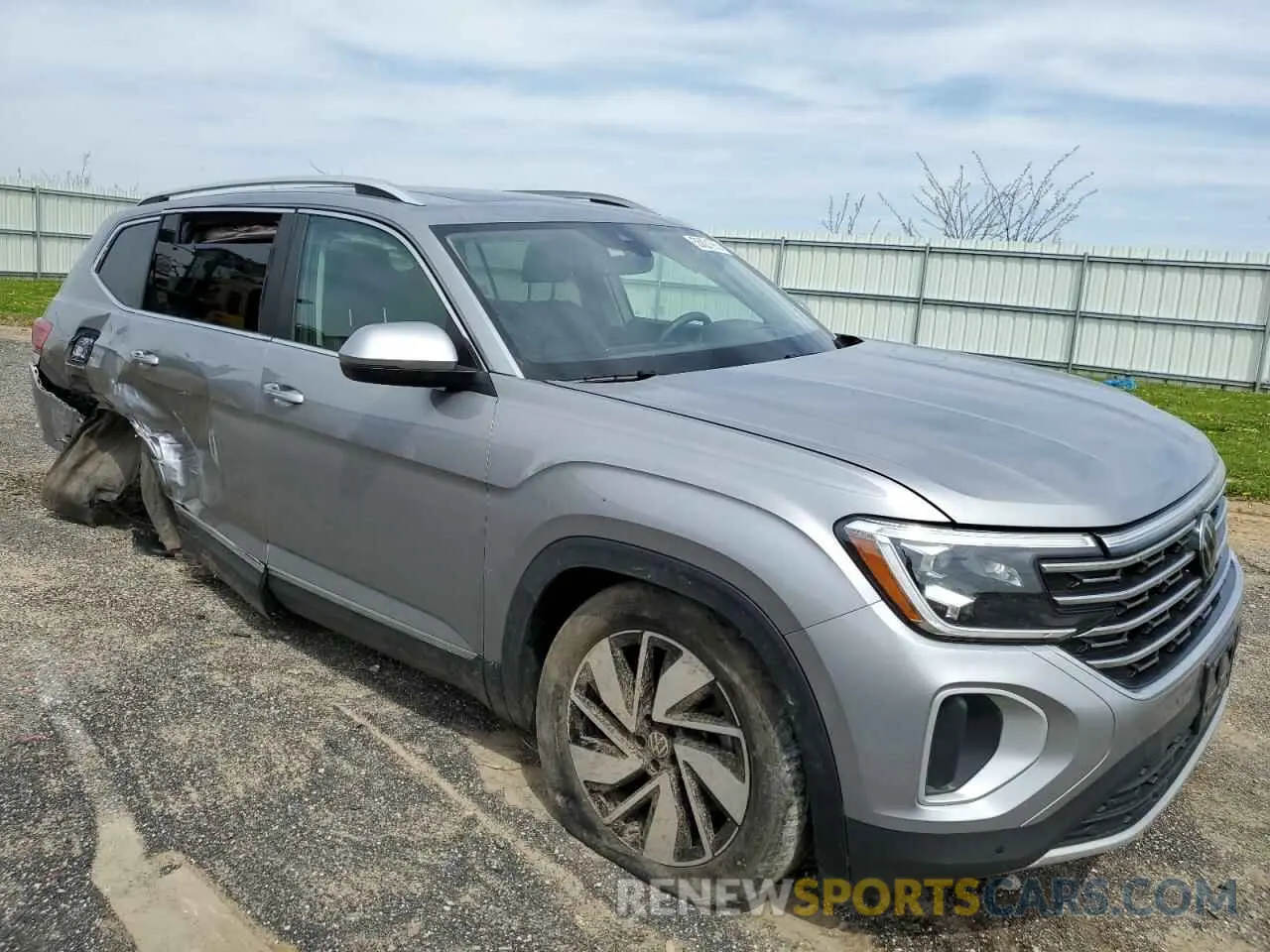4 Photograph of a damaged car 1V2BR2CA3RC523103 VOLKSWAGEN ATLAS 2024