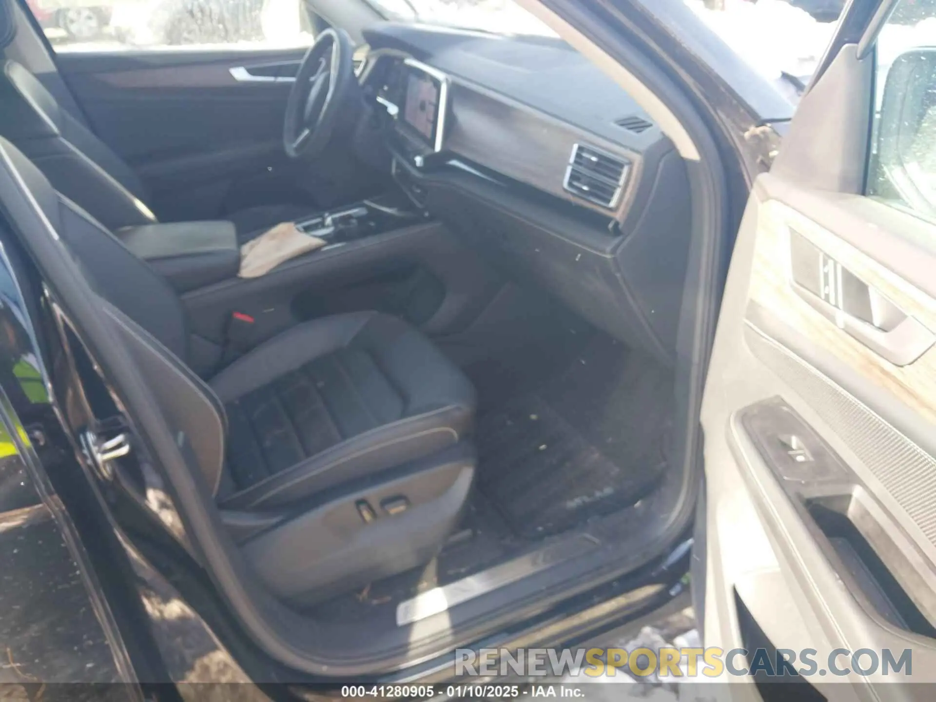 5 Photograph of a damaged car 1V2BR2CA5RC519196 VOLKSWAGEN ATLAS 2024