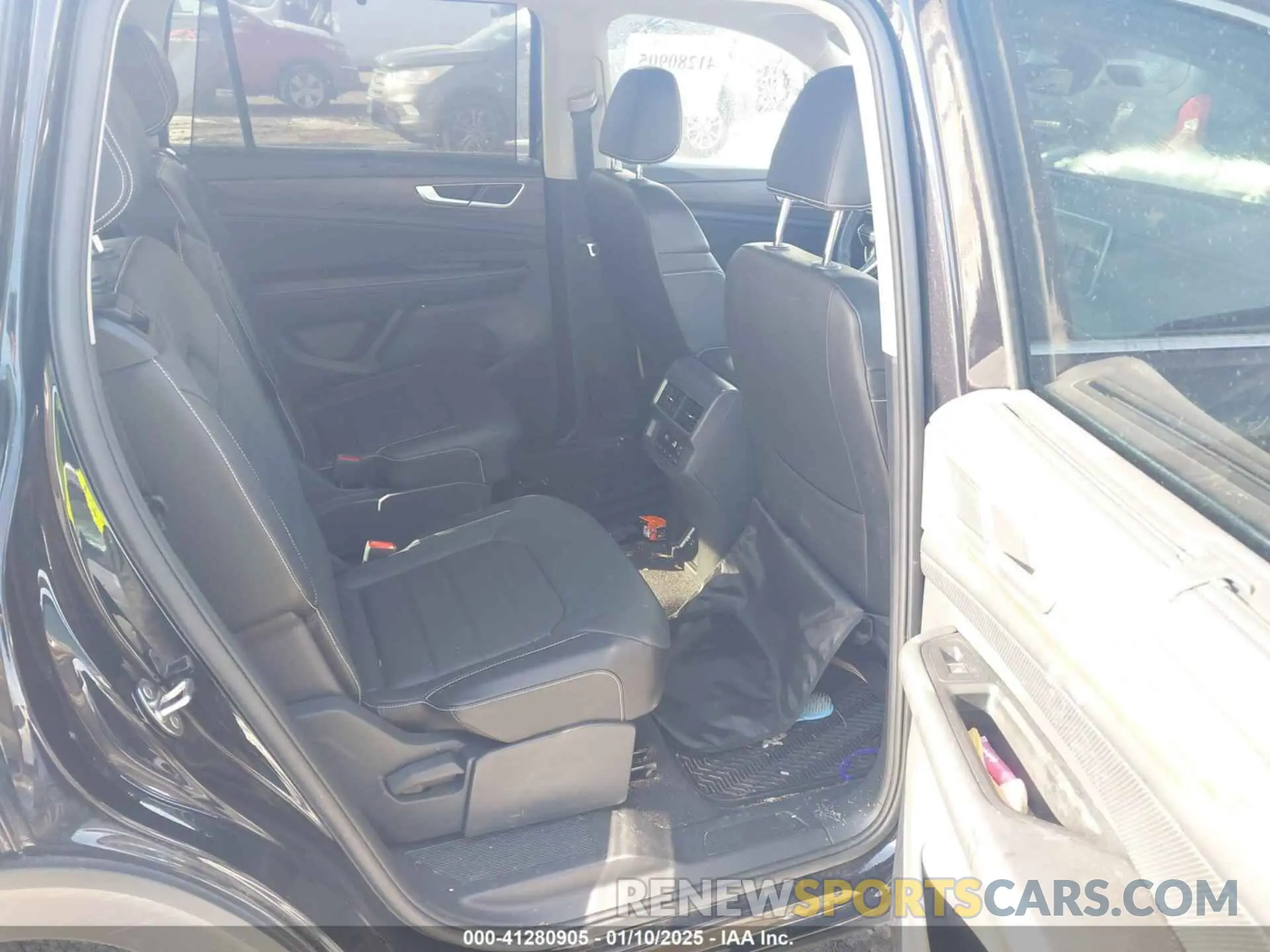 8 Photograph of a damaged car 1V2BR2CA5RC519196 VOLKSWAGEN ATLAS 2024