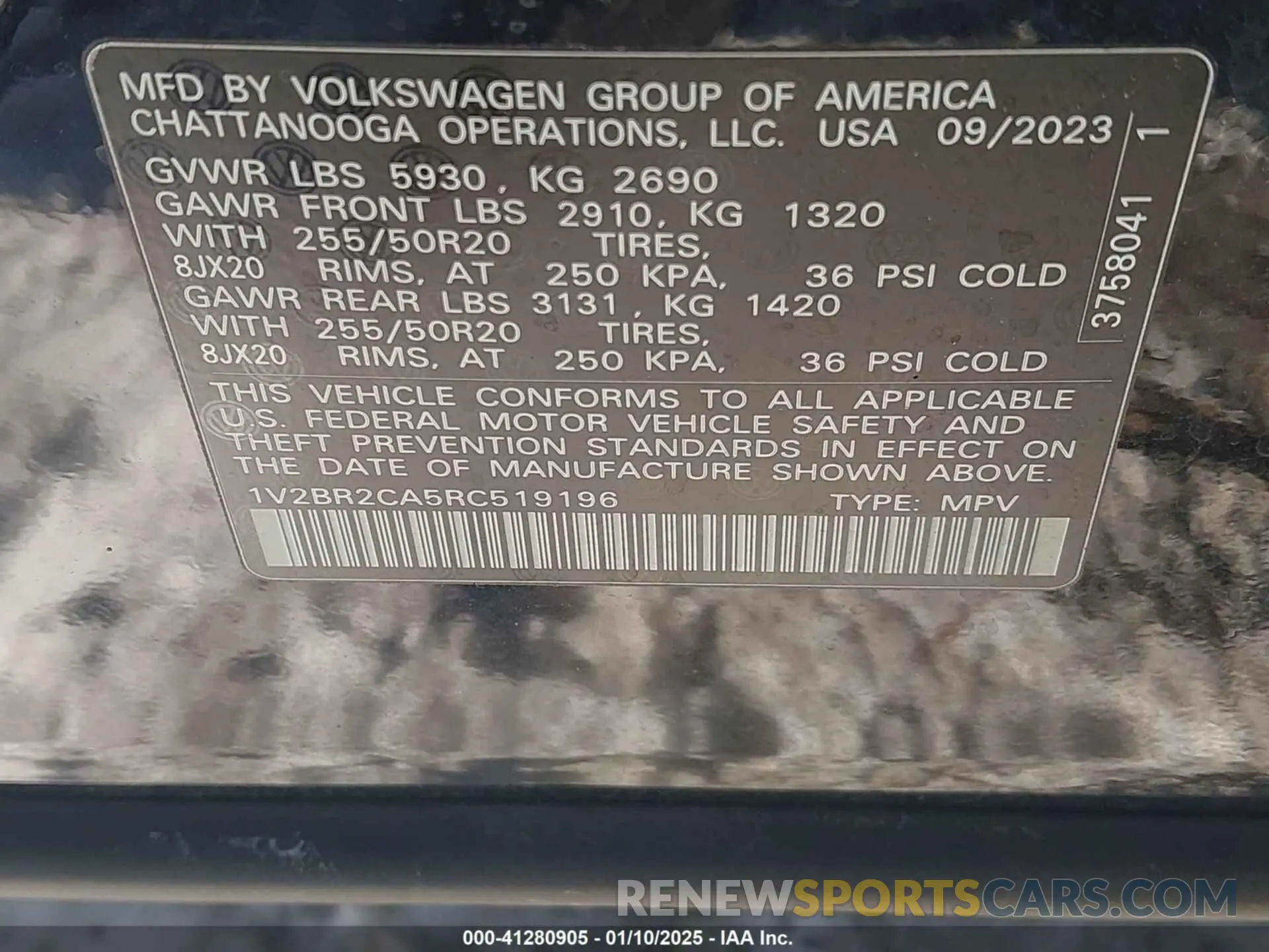 9 Photograph of a damaged car 1V2BR2CA5RC519196 VOLKSWAGEN ATLAS 2024