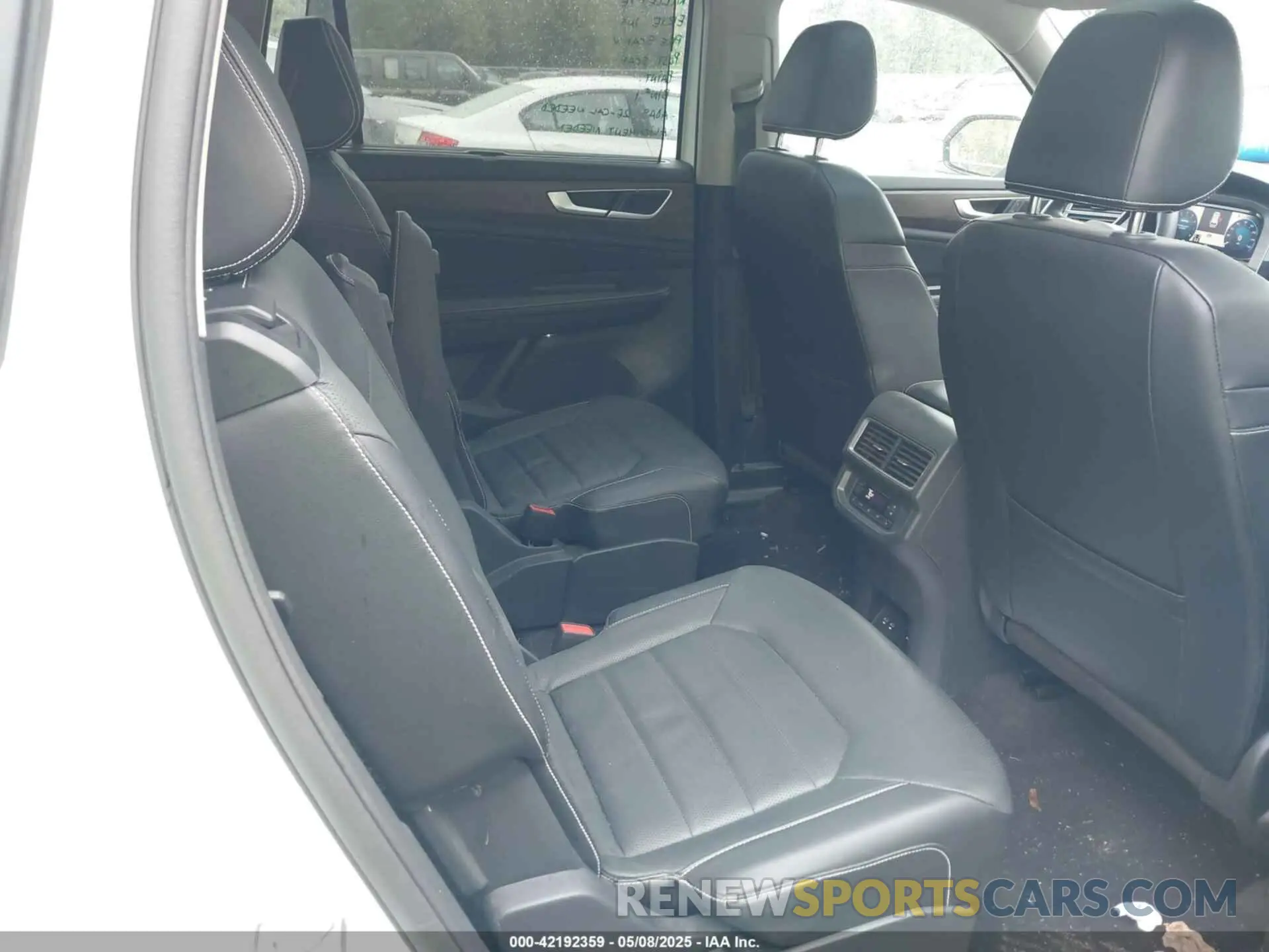8 Photograph of a damaged car 1V2BR2CA5RC549542 VOLKSWAGEN ATLAS 2024