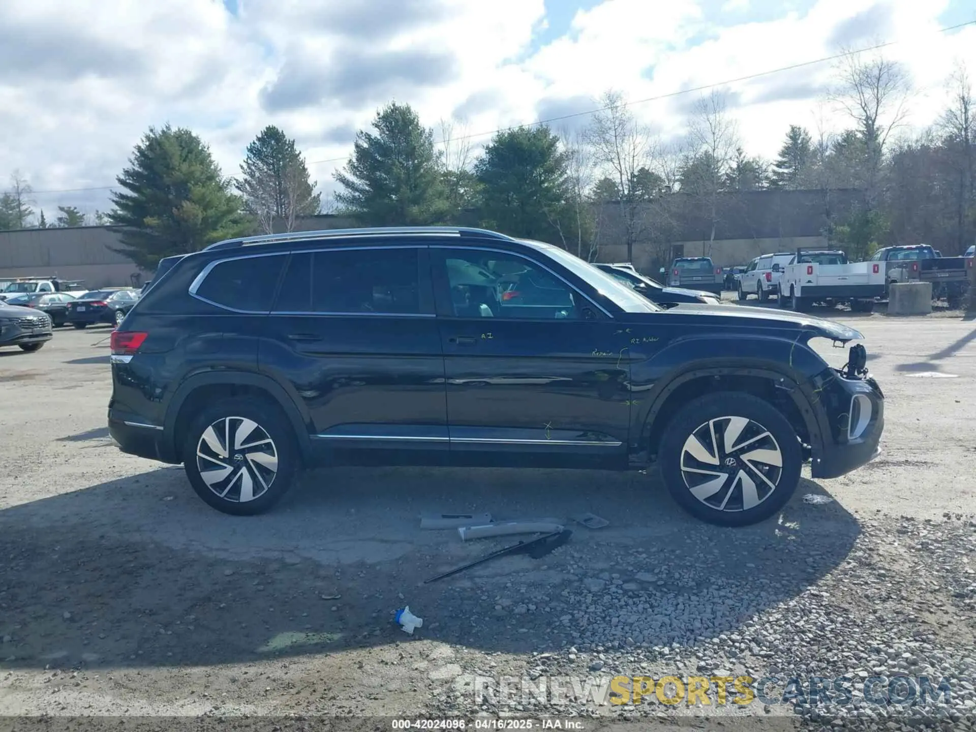14 Photograph of a damaged car 1V2BR2CA9RC513000 VOLKSWAGEN ATLAS 2024
