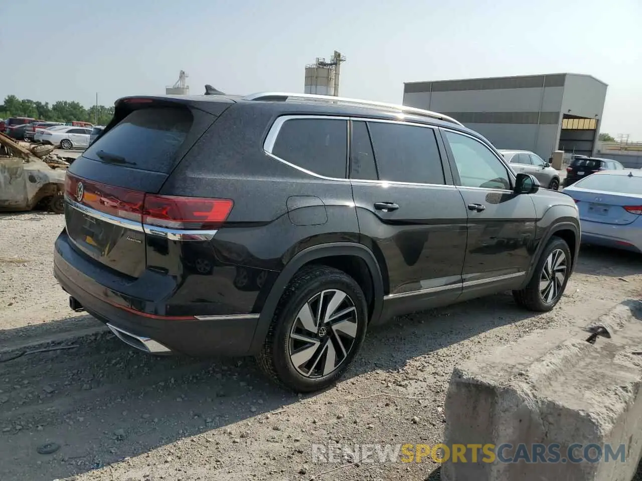 3 Photograph of a damaged car 1V2BR2CA9RC586318 VOLKSWAGEN ATLAS 2024