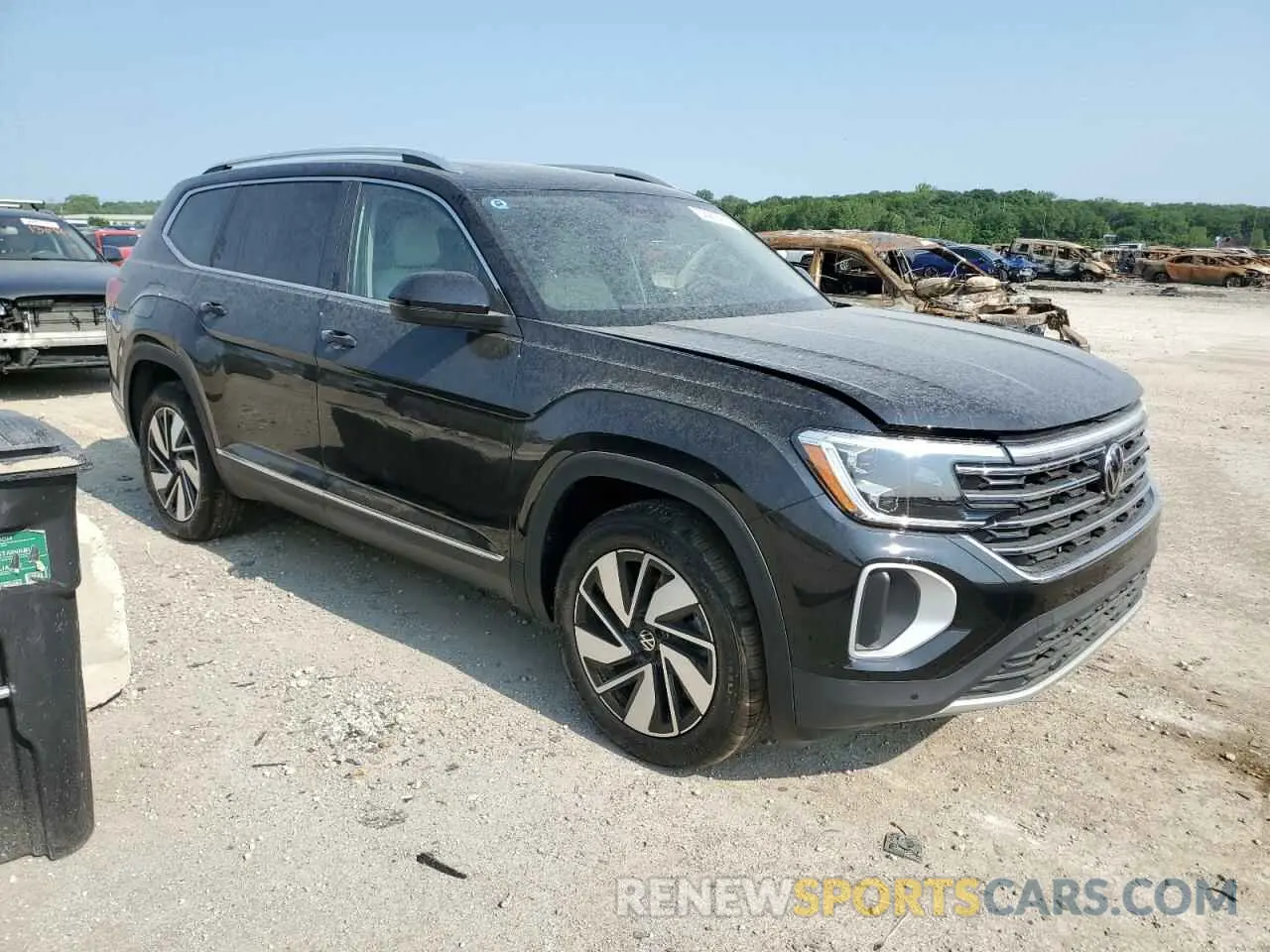 4 Photograph of a damaged car 1V2BR2CA9RC586318 VOLKSWAGEN ATLAS 2024