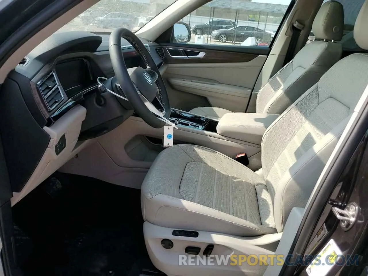 7 Photograph of a damaged car 1V2BR2CA9RC586318 VOLKSWAGEN ATLAS 2024