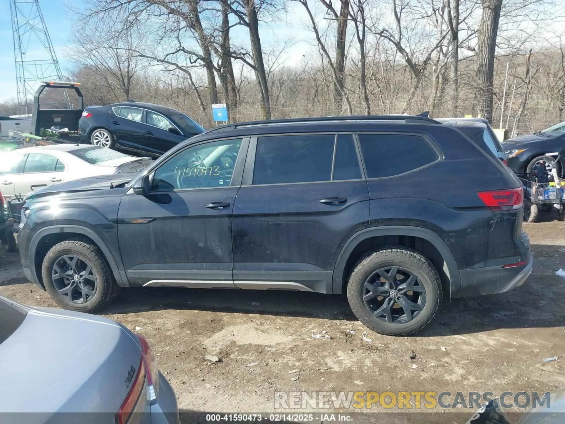14 Photograph of a damaged car 1V2CR2CA1RC579660 VOLKSWAGEN ATLAS 2024