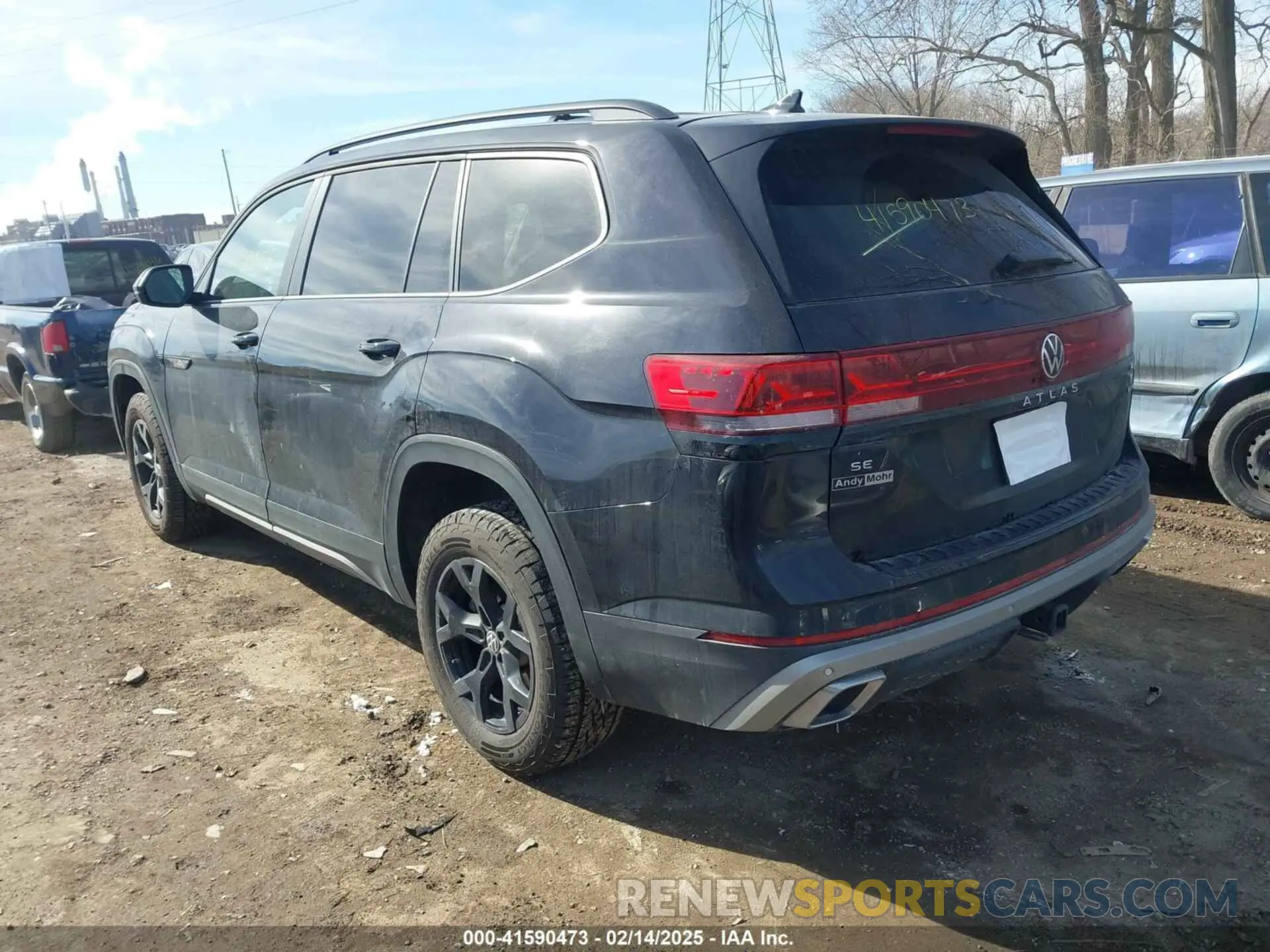 3 Photograph of a damaged car 1V2CR2CA1RC579660 VOLKSWAGEN ATLAS 2024