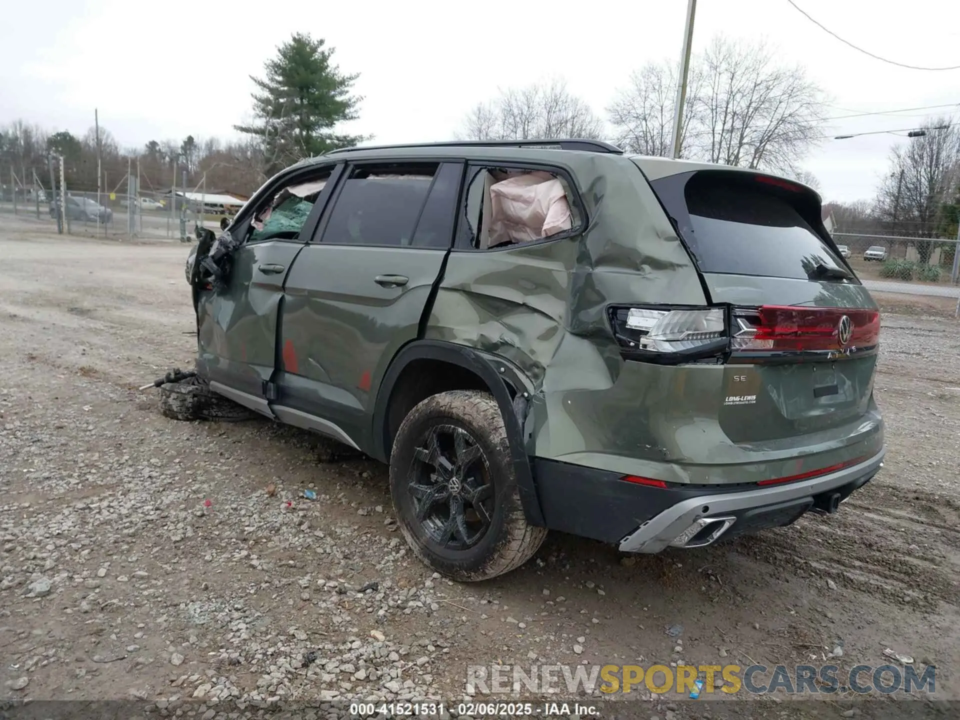 3 Photograph of a damaged car 1V2CR2CA2RC596063 VOLKSWAGEN ATLAS 2024