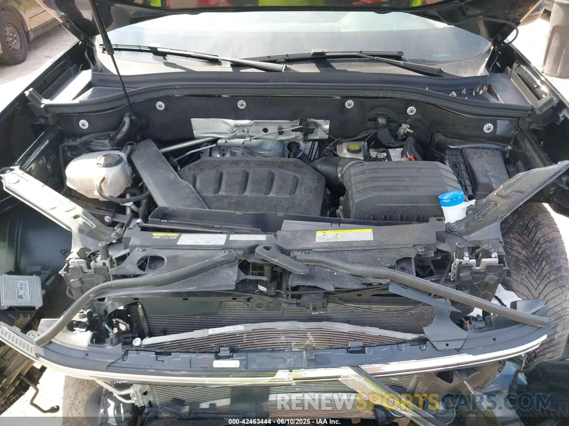 10 Photograph of a damaged car 1V2CR2CA4RC579670 VOLKSWAGEN ATLAS 2024