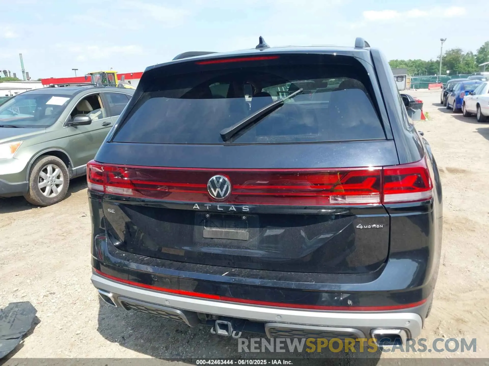 16 Photograph of a damaged car 1V2CR2CA4RC579670 VOLKSWAGEN ATLAS 2024