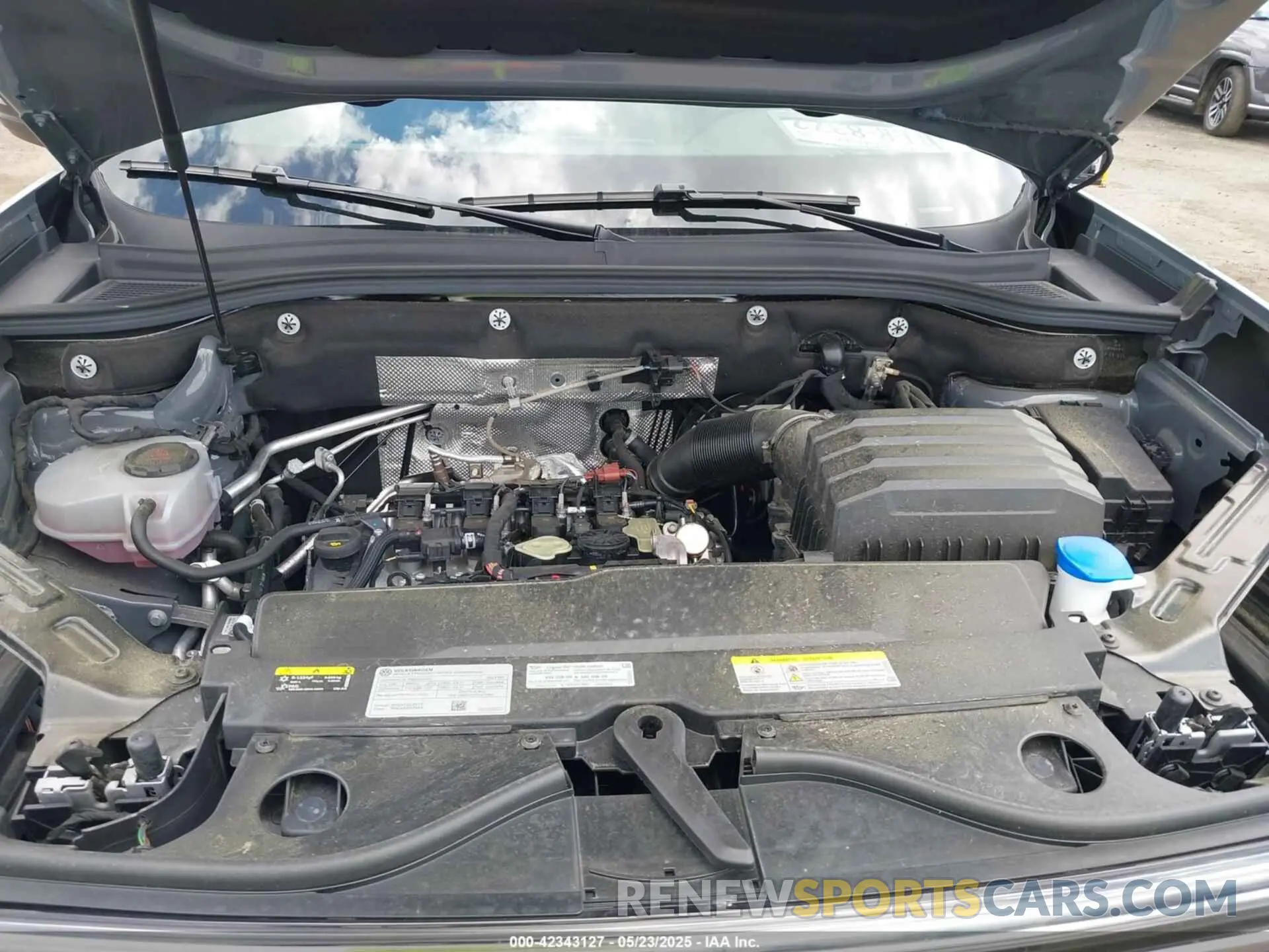 10 Photograph of a damaged car 1V2CR2CA8RC561771 VOLKSWAGEN ATLAS 2024