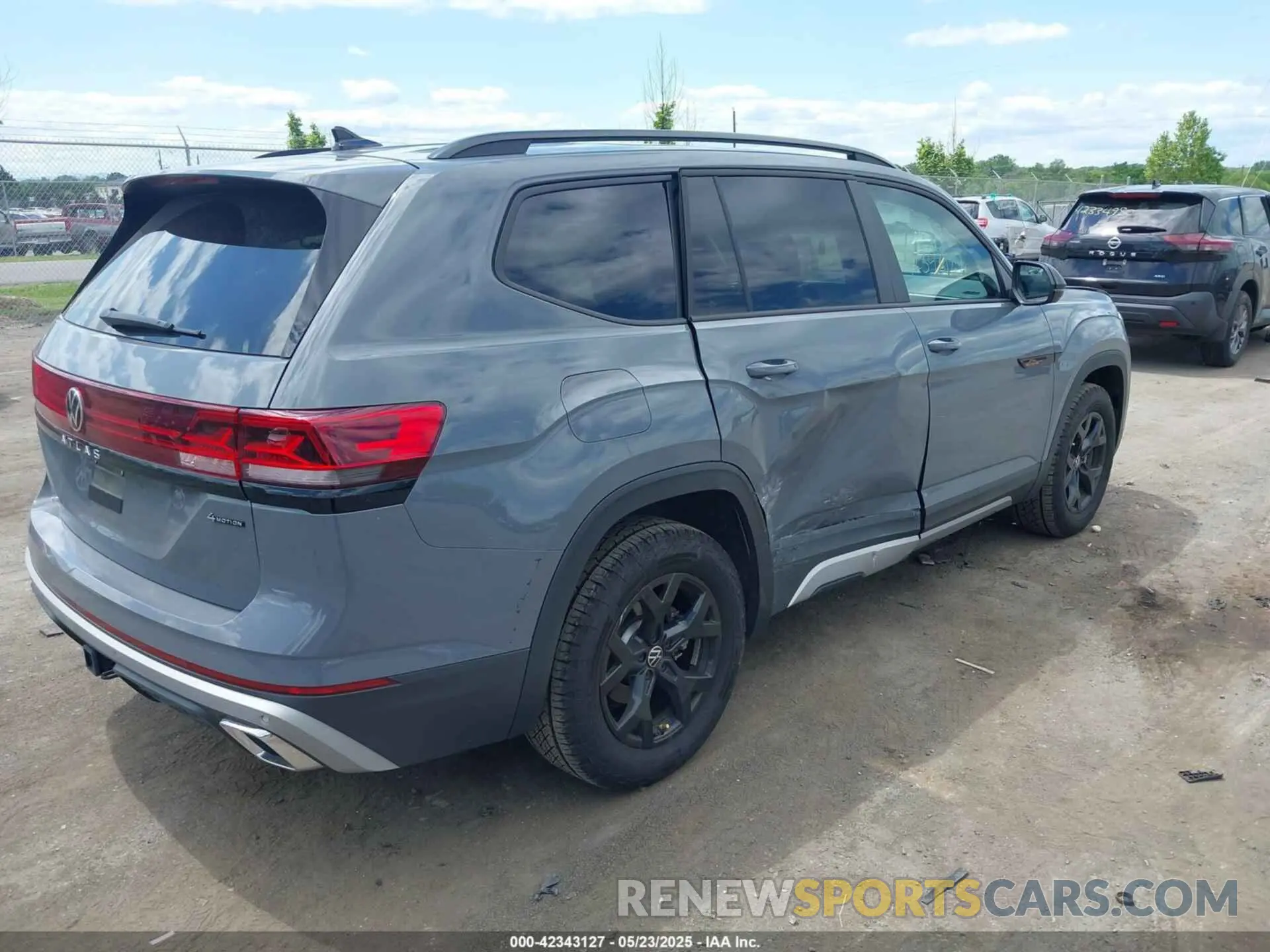 4 Photograph of a damaged car 1V2CR2CA8RC561771 VOLKSWAGEN ATLAS 2024