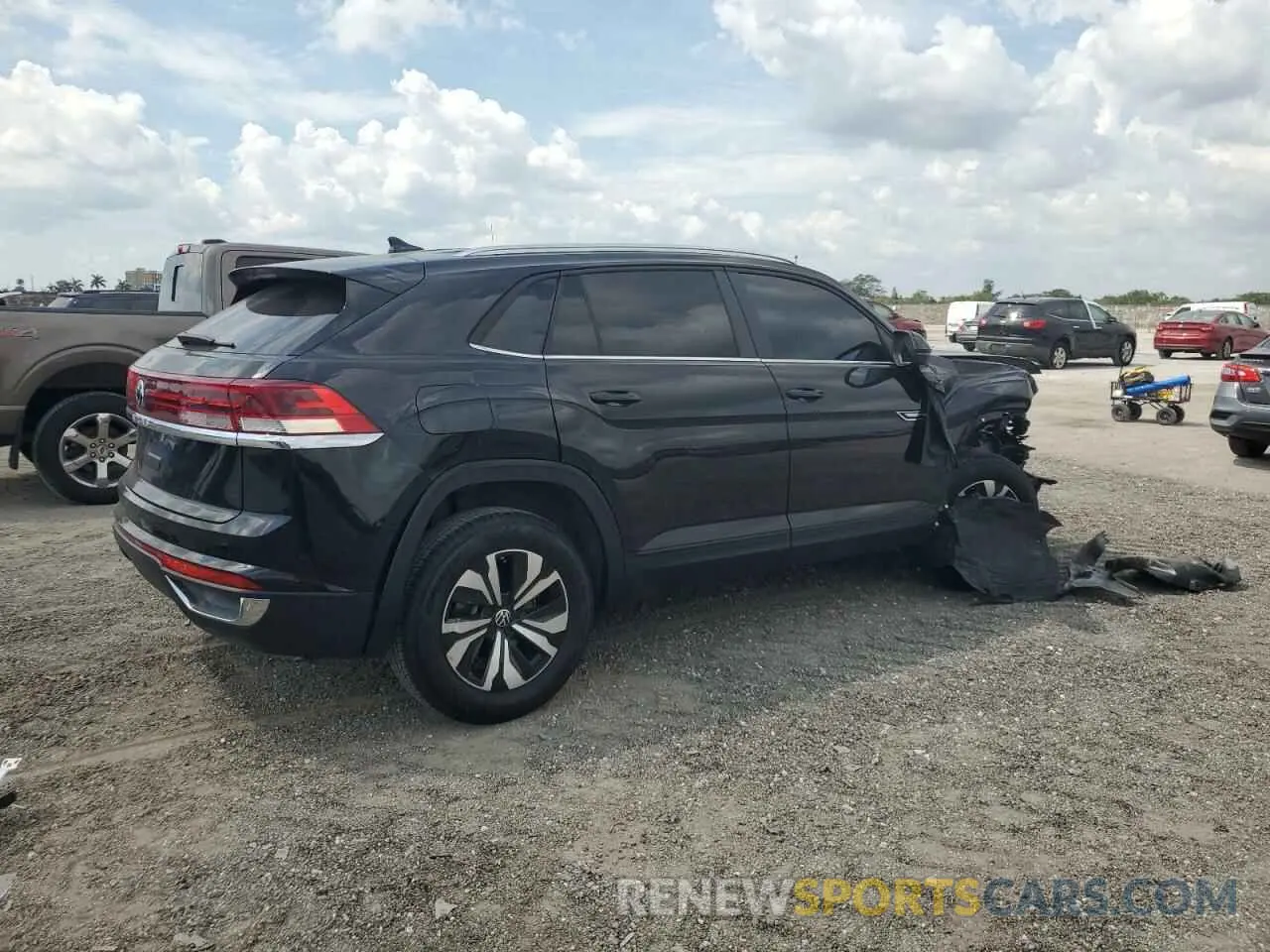 3 Photograph of a damaged car 1V2DE2CA8RC236764 VOLKSWAGEN ATLAS 2024
