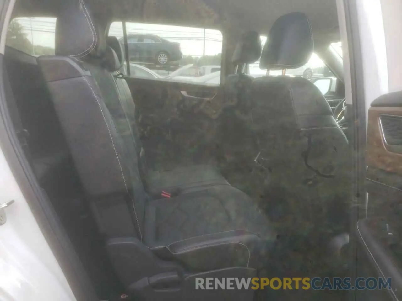 11 Photograph of a damaged car 1V2DR2CA0RC609512 VOLKSWAGEN ATLAS 2024