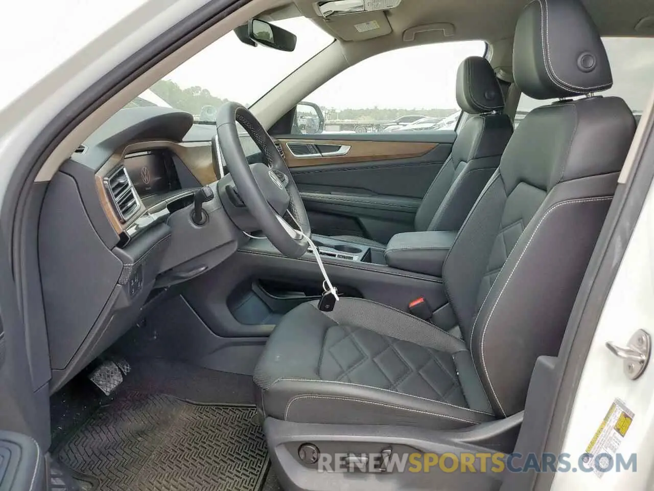 7 Photograph of a damaged car 1V2DR2CA1RC503800 VOLKSWAGEN ATLAS 2024