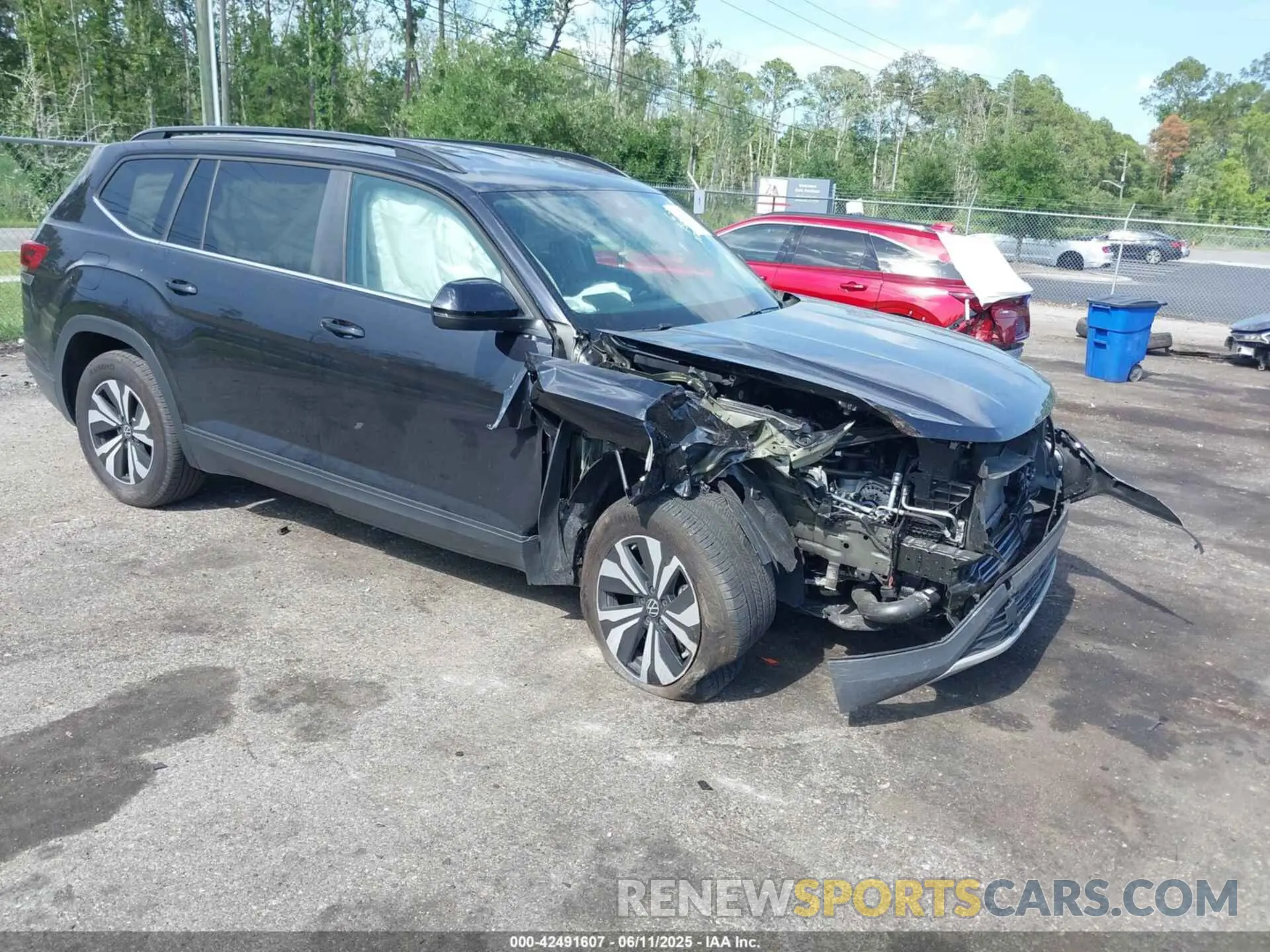 1 Photograph of a damaged car 1V2DR2CA1RC576374 VOLKSWAGEN ATLAS 2024