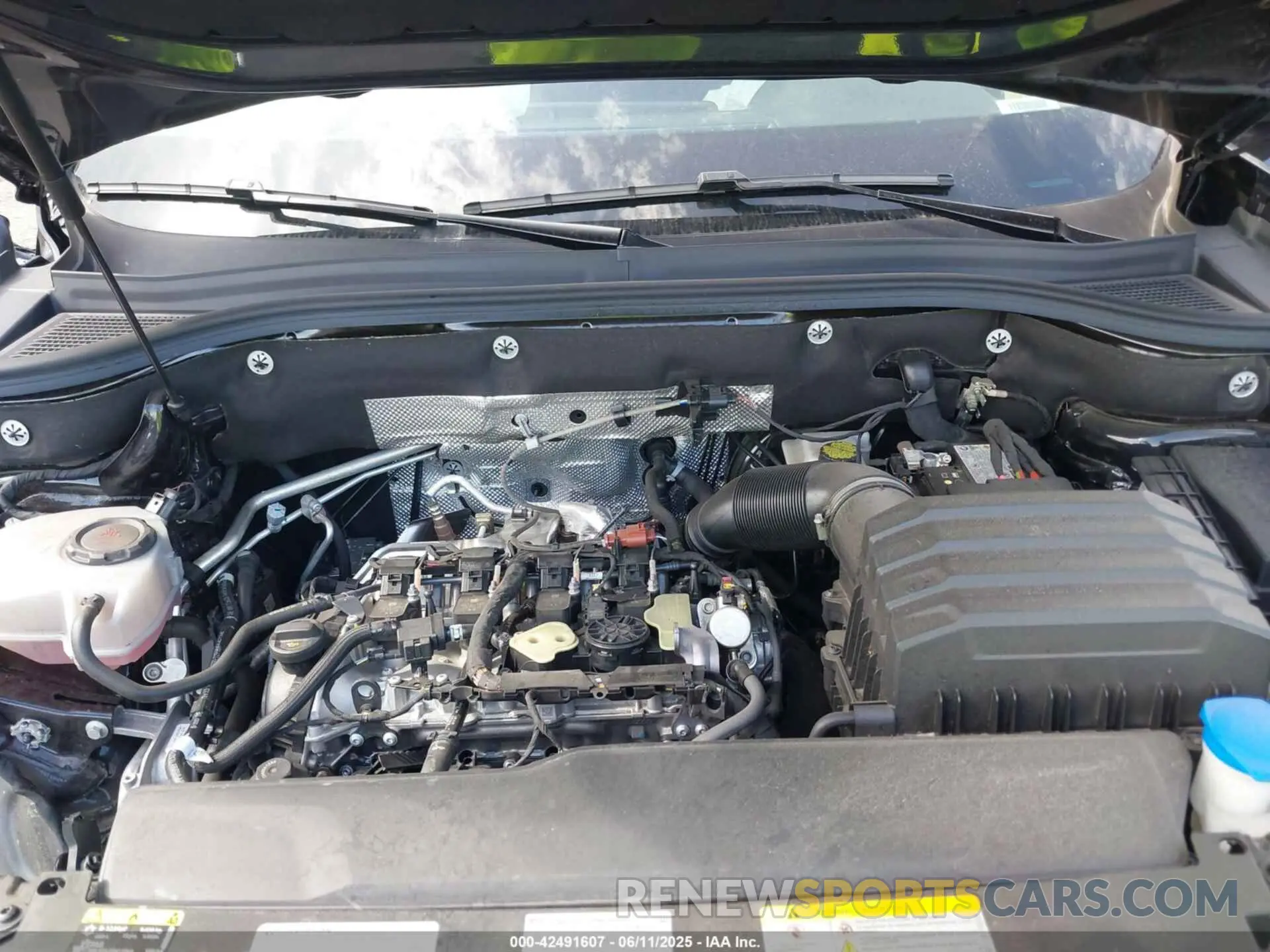 10 Photograph of a damaged car 1V2DR2CA1RC576374 VOLKSWAGEN ATLAS 2024