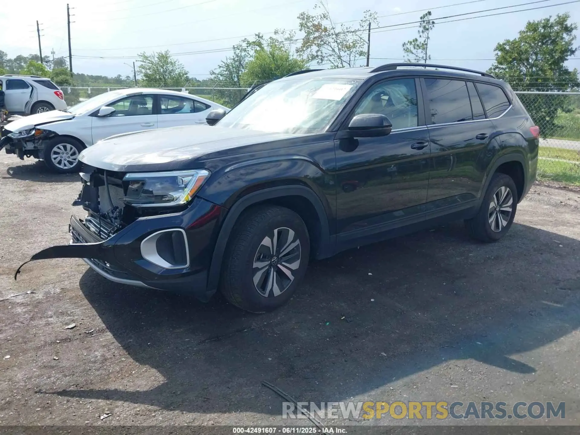 2 Photograph of a damaged car 1V2DR2CA1RC576374 VOLKSWAGEN ATLAS 2024