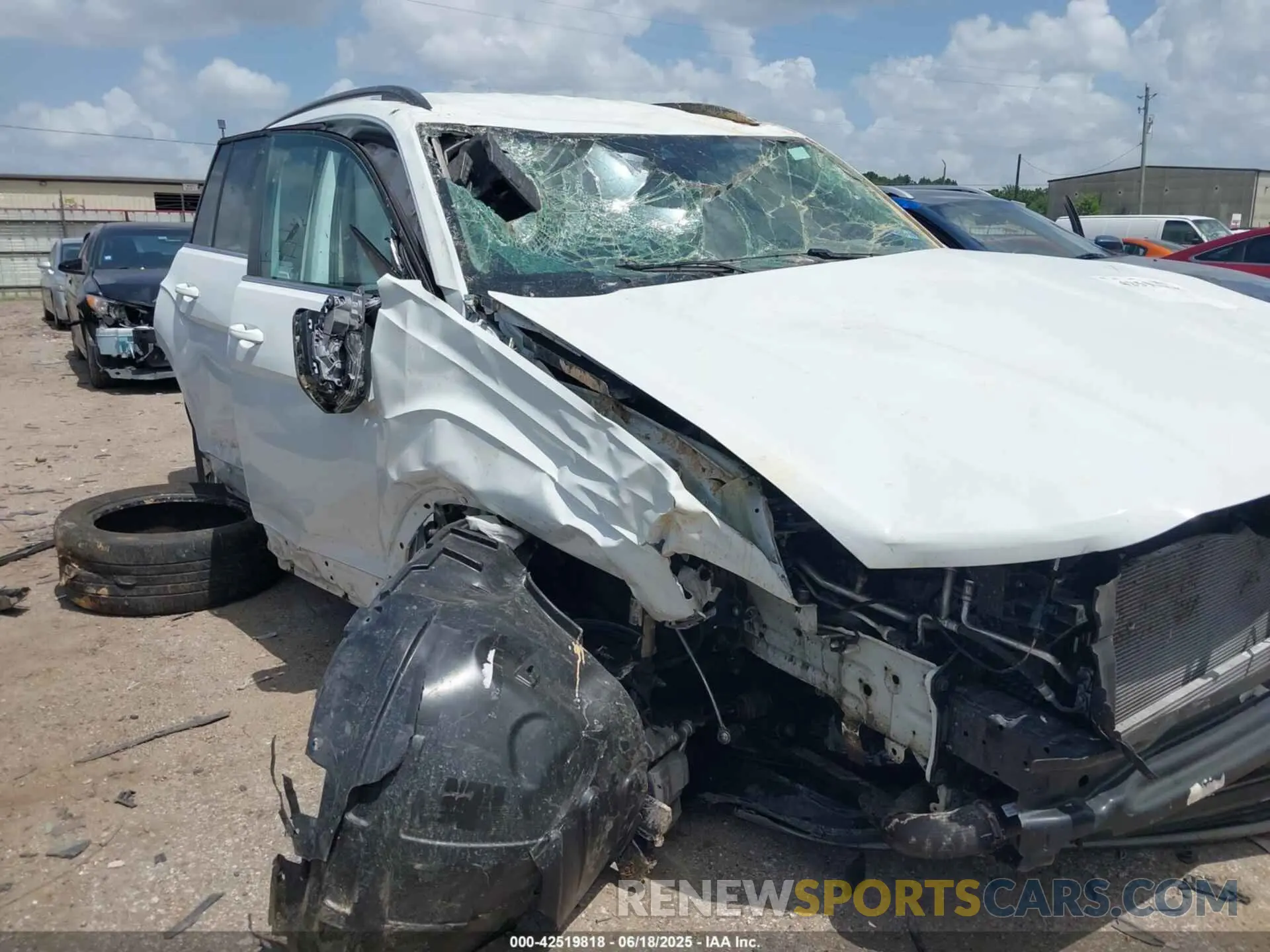 1 Photograph of a damaged car 1V2DR2CA6RC615007 VOLKSWAGEN ATLAS 2024