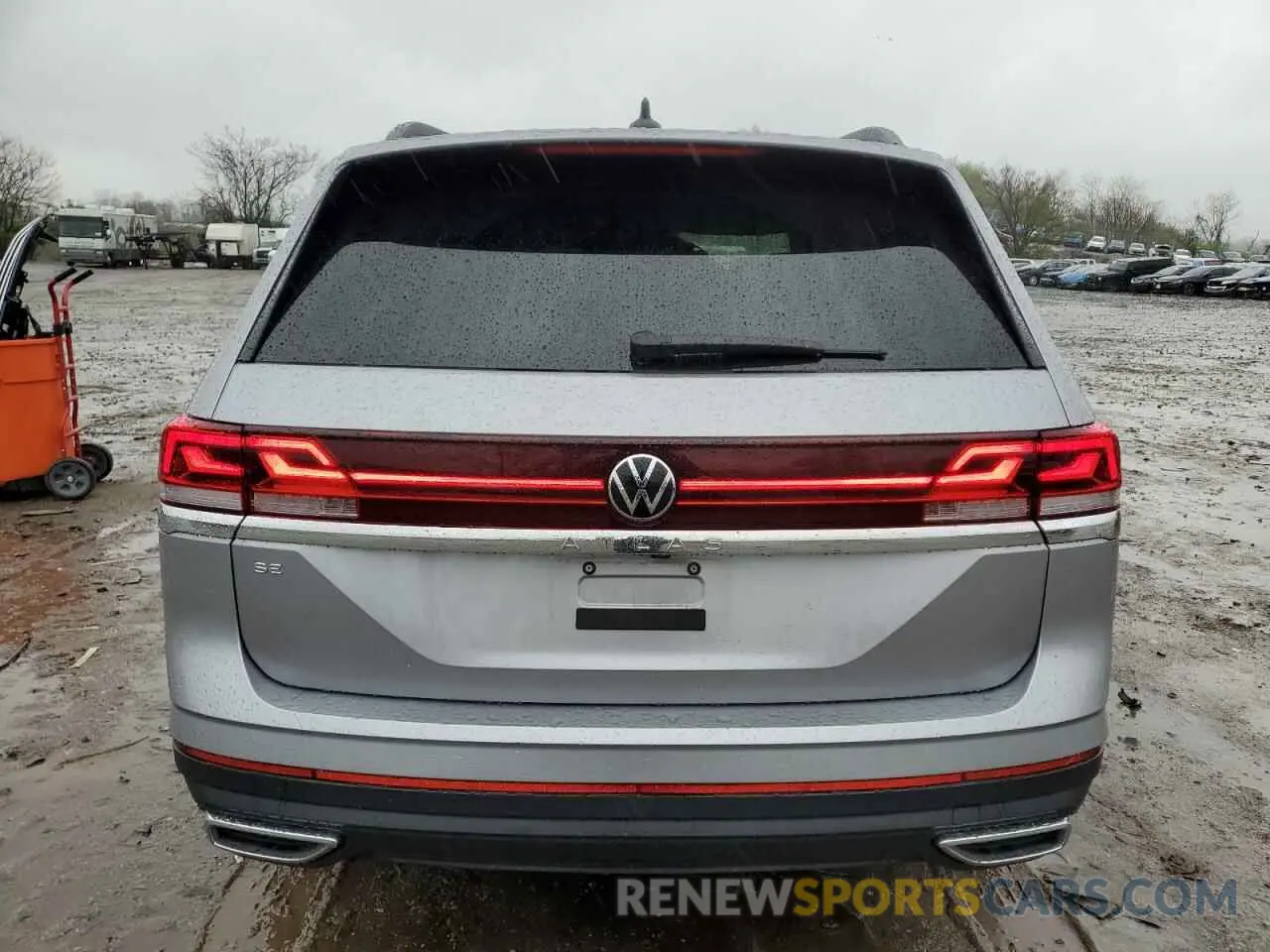 6 Photograph of a damaged car 1V2DR2CAXRC554731 VOLKSWAGEN ATLAS 2024