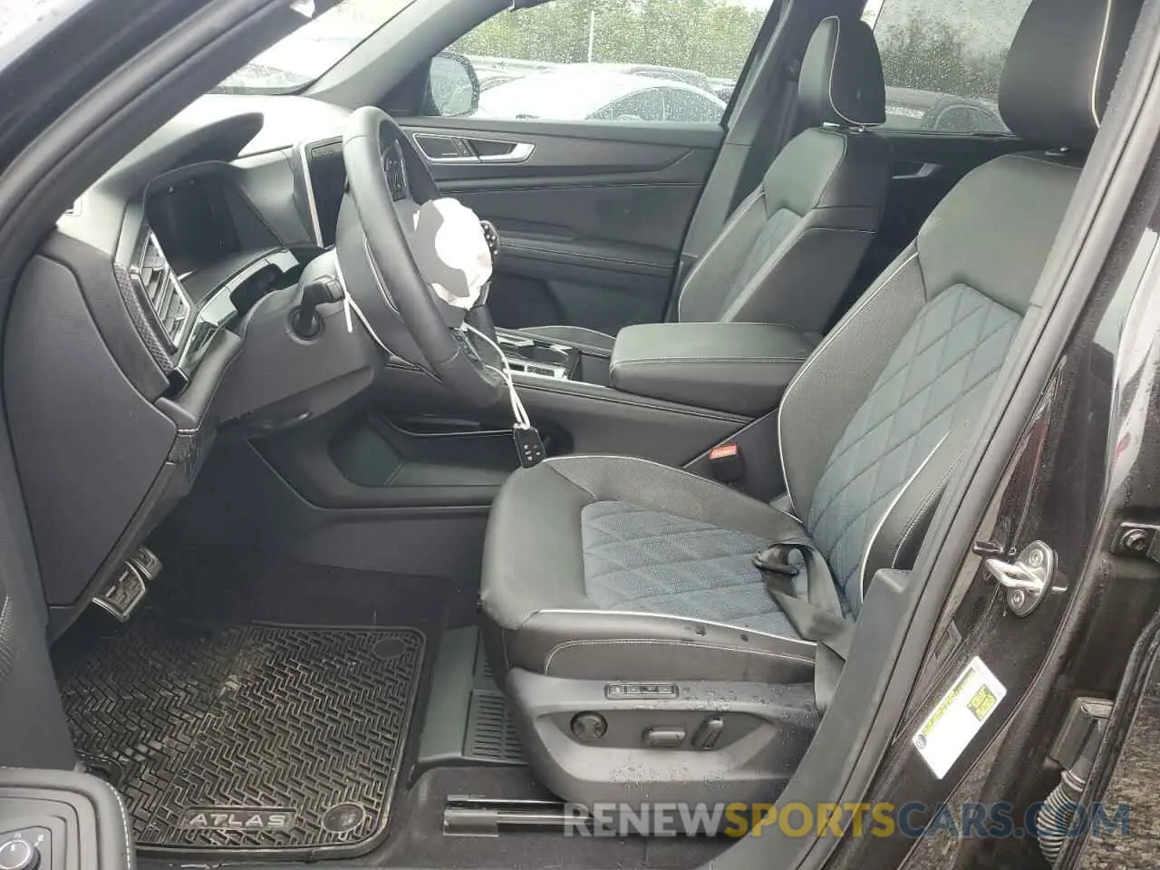 7 Photograph of a damaged car 1V2FE2CA1RC248893 VOLKSWAGEN ATLAS 2024