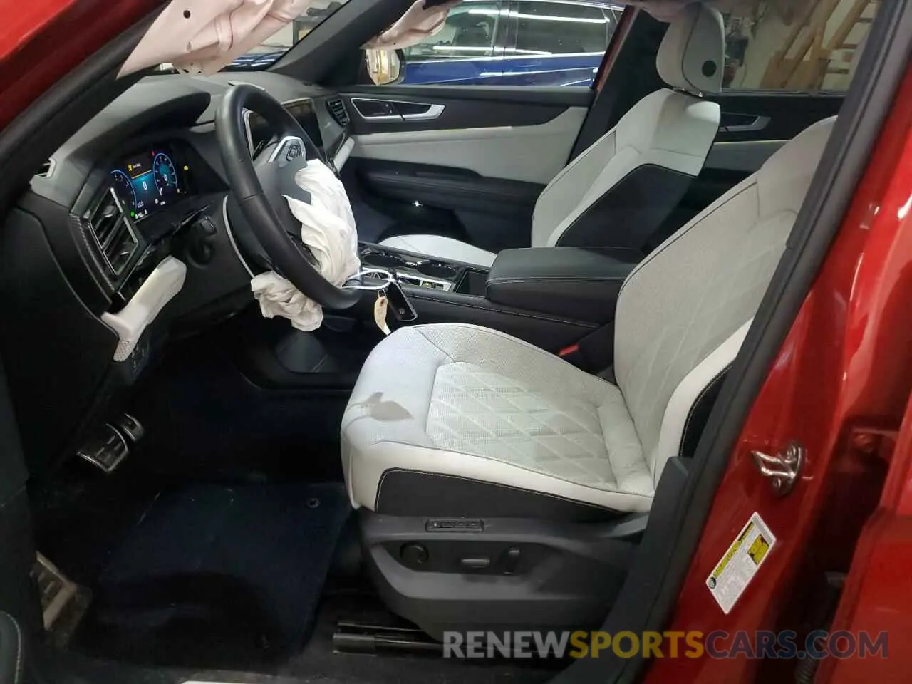 7 Photograph of a damaged car 1V2FE2CA4RC250444 VOLKSWAGEN ATLAS 2024