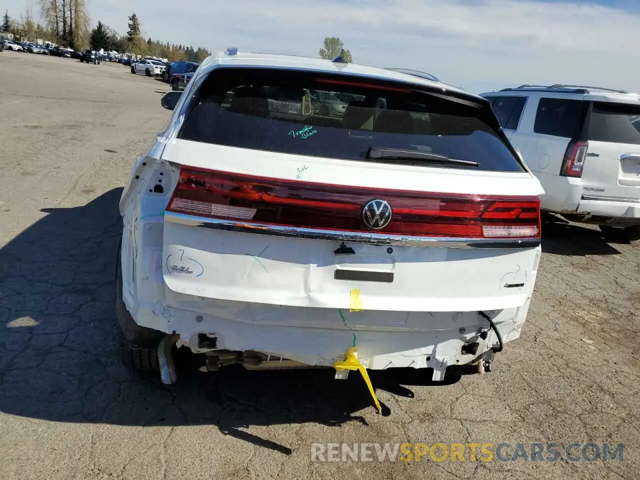 6 Photograph of a damaged car 1V2FE2CA6RC228817 VOLKSWAGEN ATLAS 2024