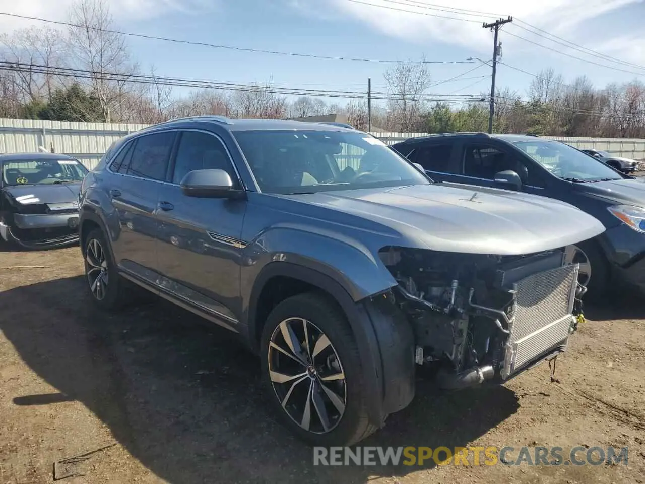 4 Photograph of a damaged car 1V2FE2CA8RC209296 VOLKSWAGEN ATLAS 2024