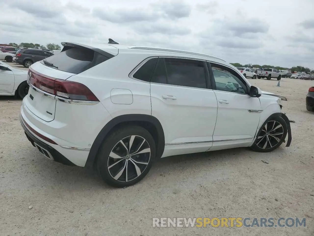 3 Photograph of a damaged car 1V2FE2CA9RC205256 VOLKSWAGEN ATLAS 2024