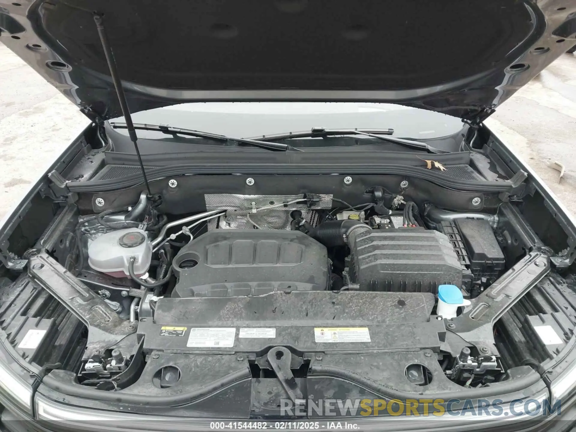 10 Photograph of a damaged car 1V2FR2CA0RC523772 VOLKSWAGEN ATLAS 2024