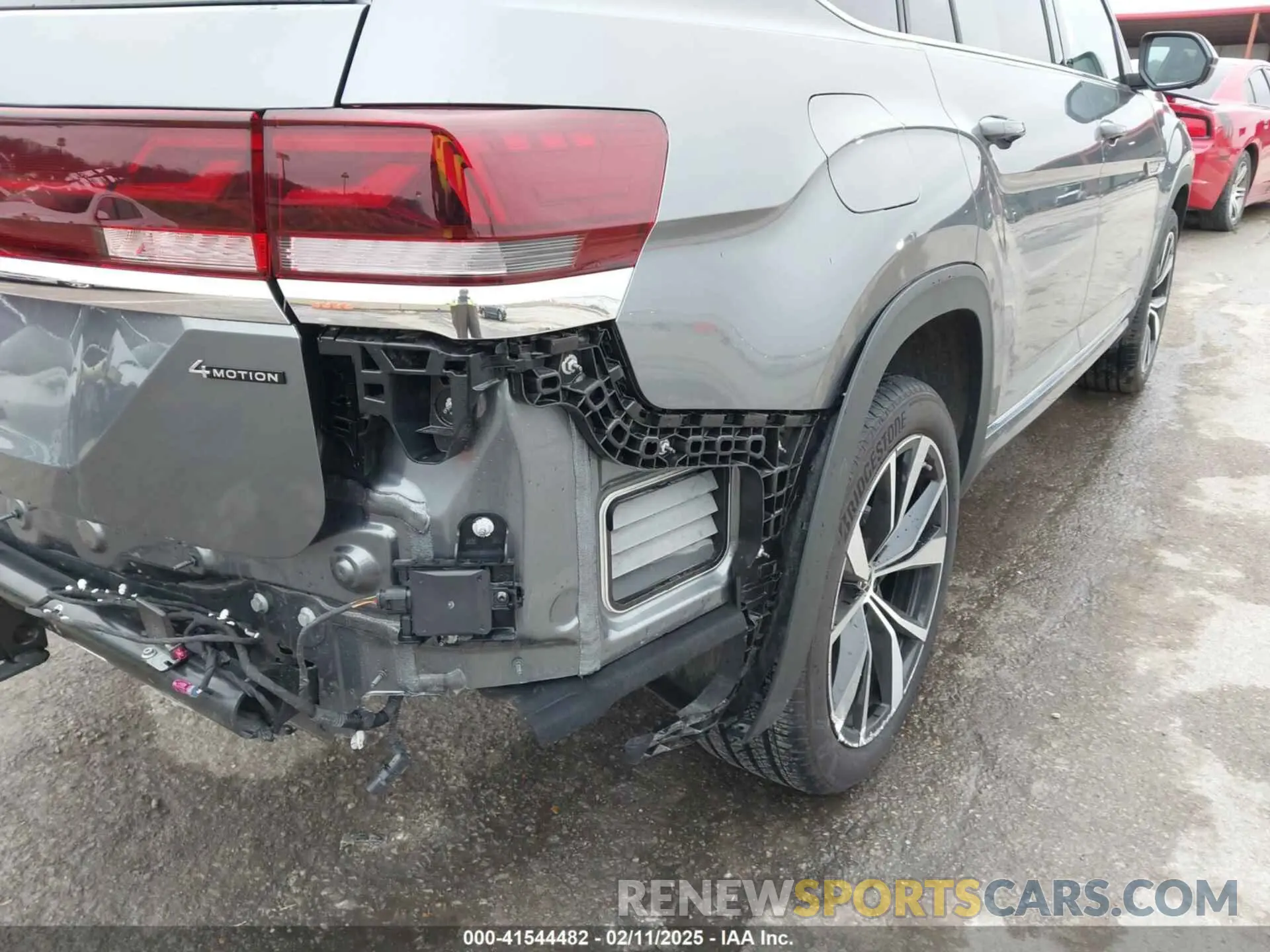 20 Photograph of a damaged car 1V2FR2CA0RC523772 VOLKSWAGEN ATLAS 2024