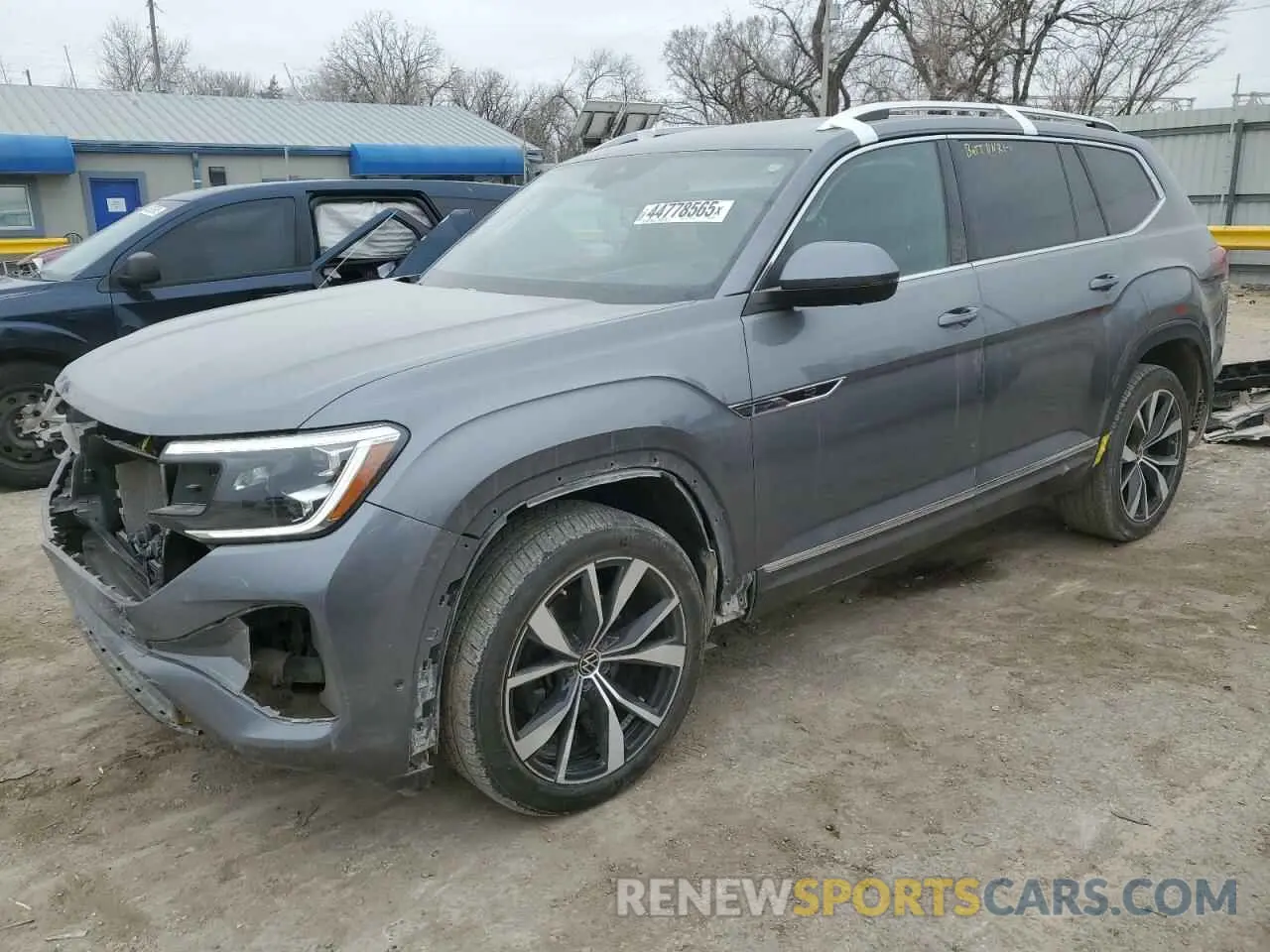 1 Photograph of a damaged car 1V2FR2CA1RC520945 VOLKSWAGEN ATLAS 2024