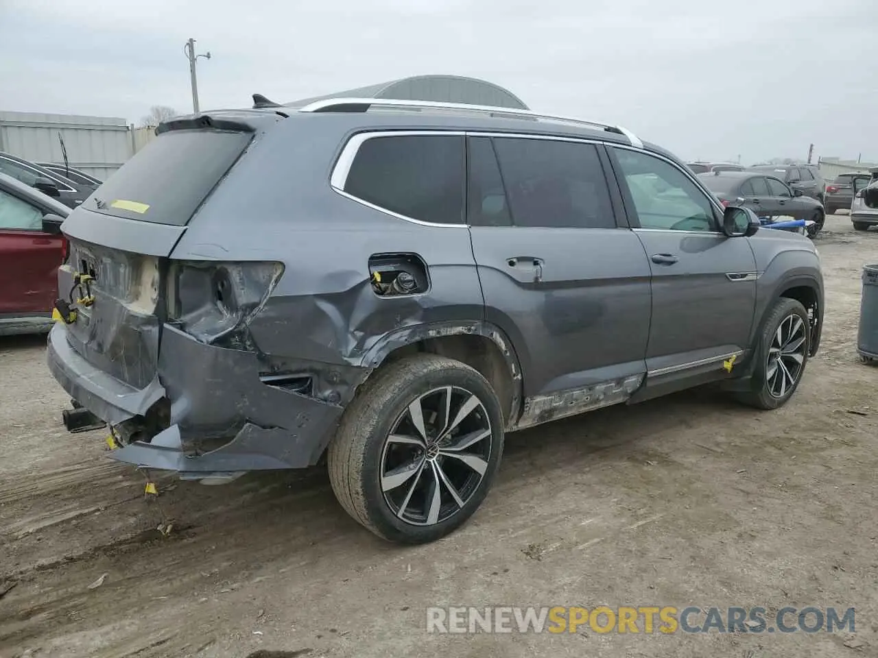 3 Photograph of a damaged car 1V2FR2CA1RC520945 VOLKSWAGEN ATLAS 2024
