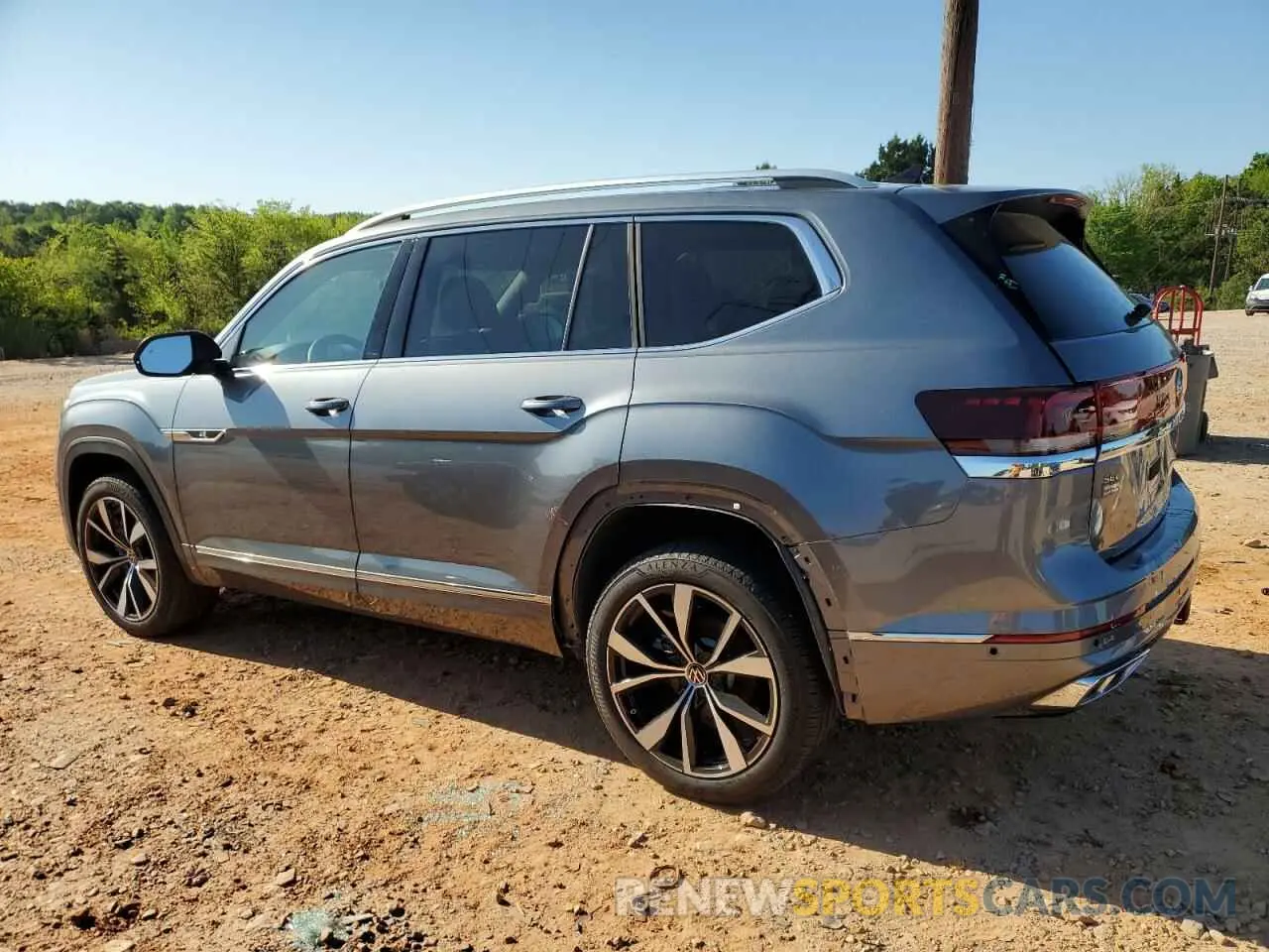 2 Photograph of a damaged car 1V2FR2CA1RC553900 VOLKSWAGEN ATLAS 2024