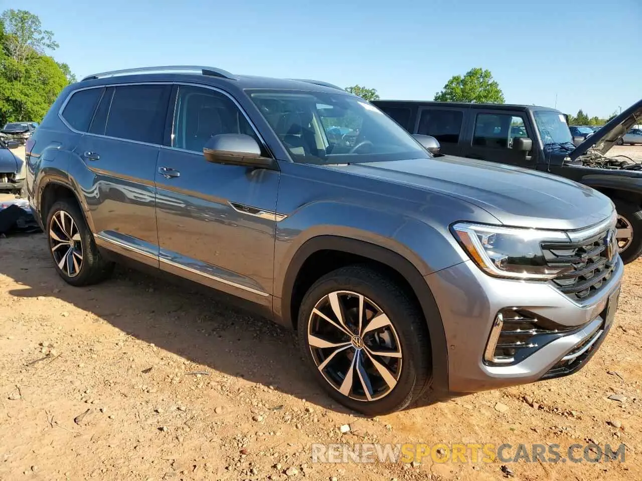 4 Photograph of a damaged car 1V2FR2CA1RC553900 VOLKSWAGEN ATLAS 2024